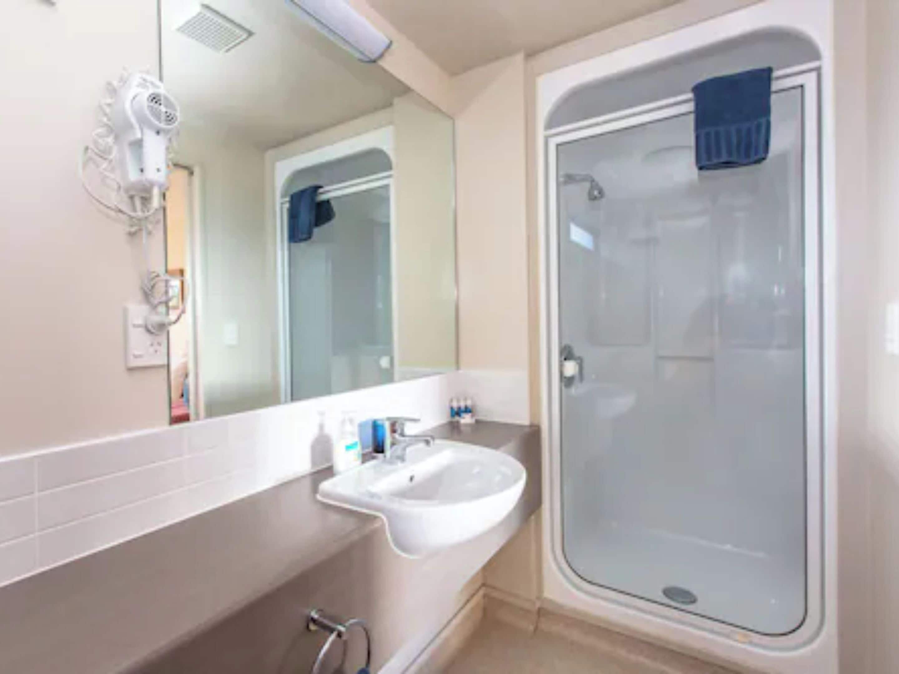 Photo - Cranford Oak Motel