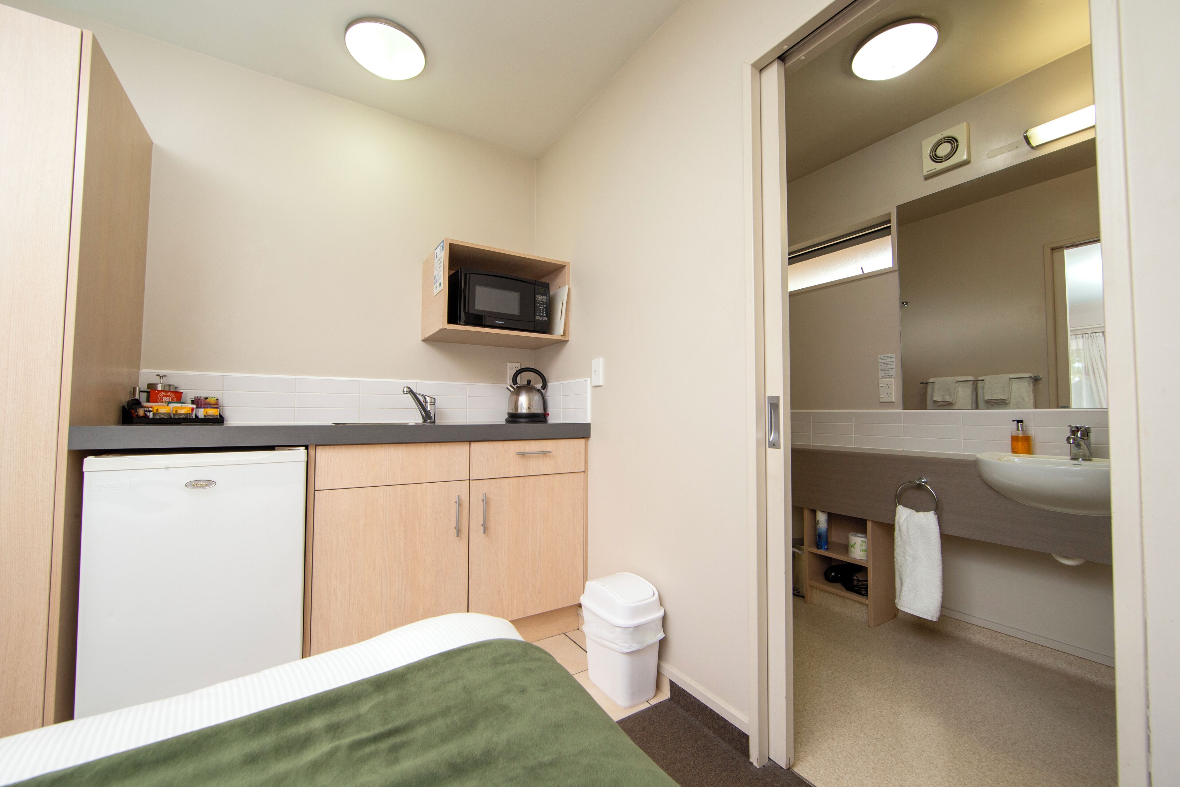 Photo - Cranford Oak Motel