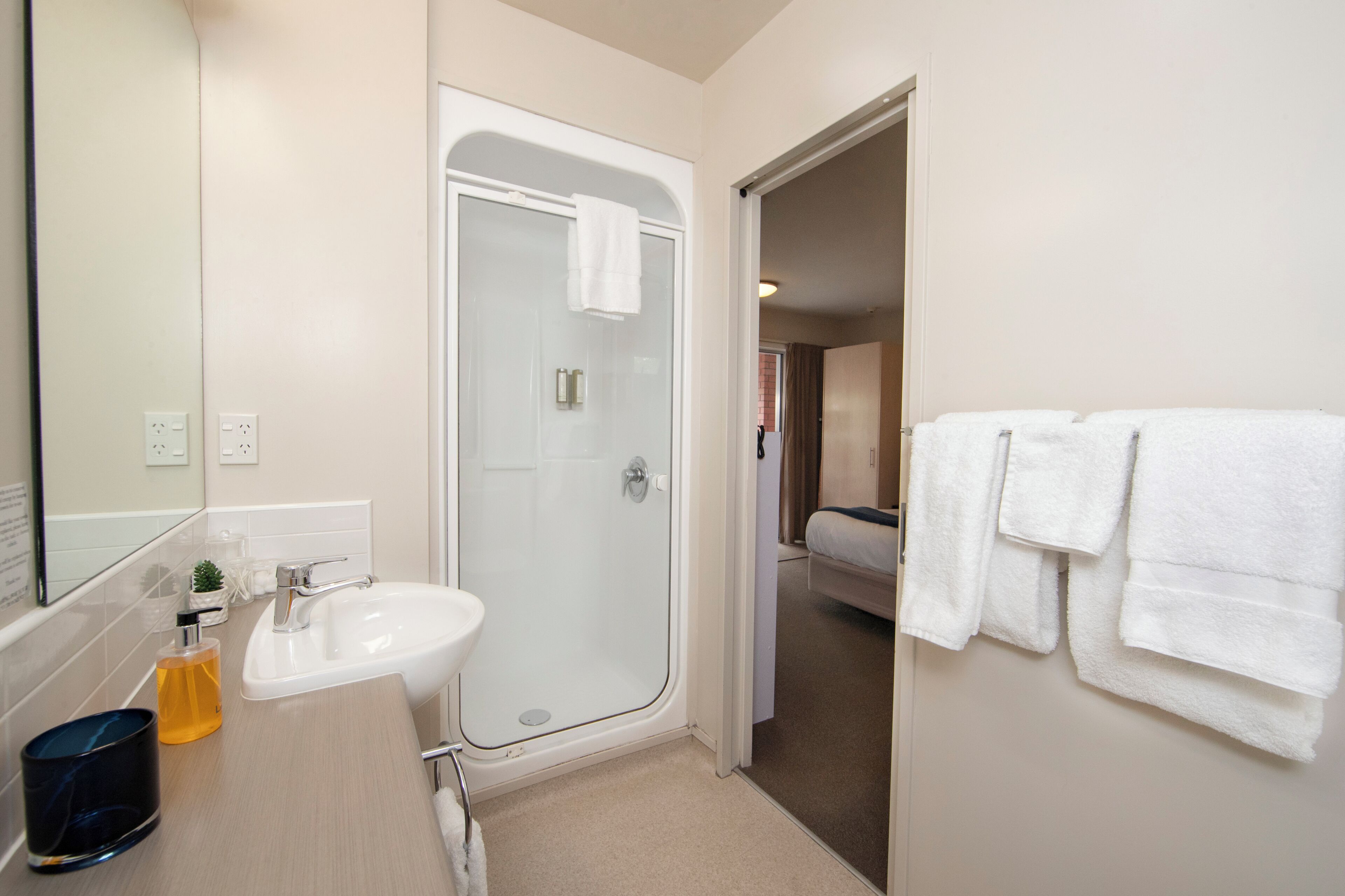 Photo - Cranford Oak Motel