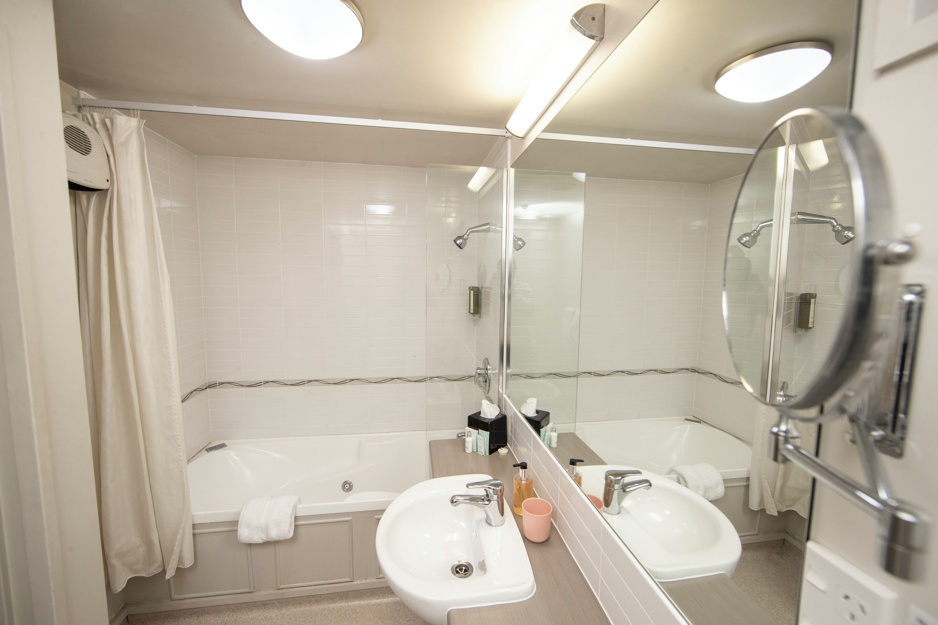 Photo - Cranford Oak Motel