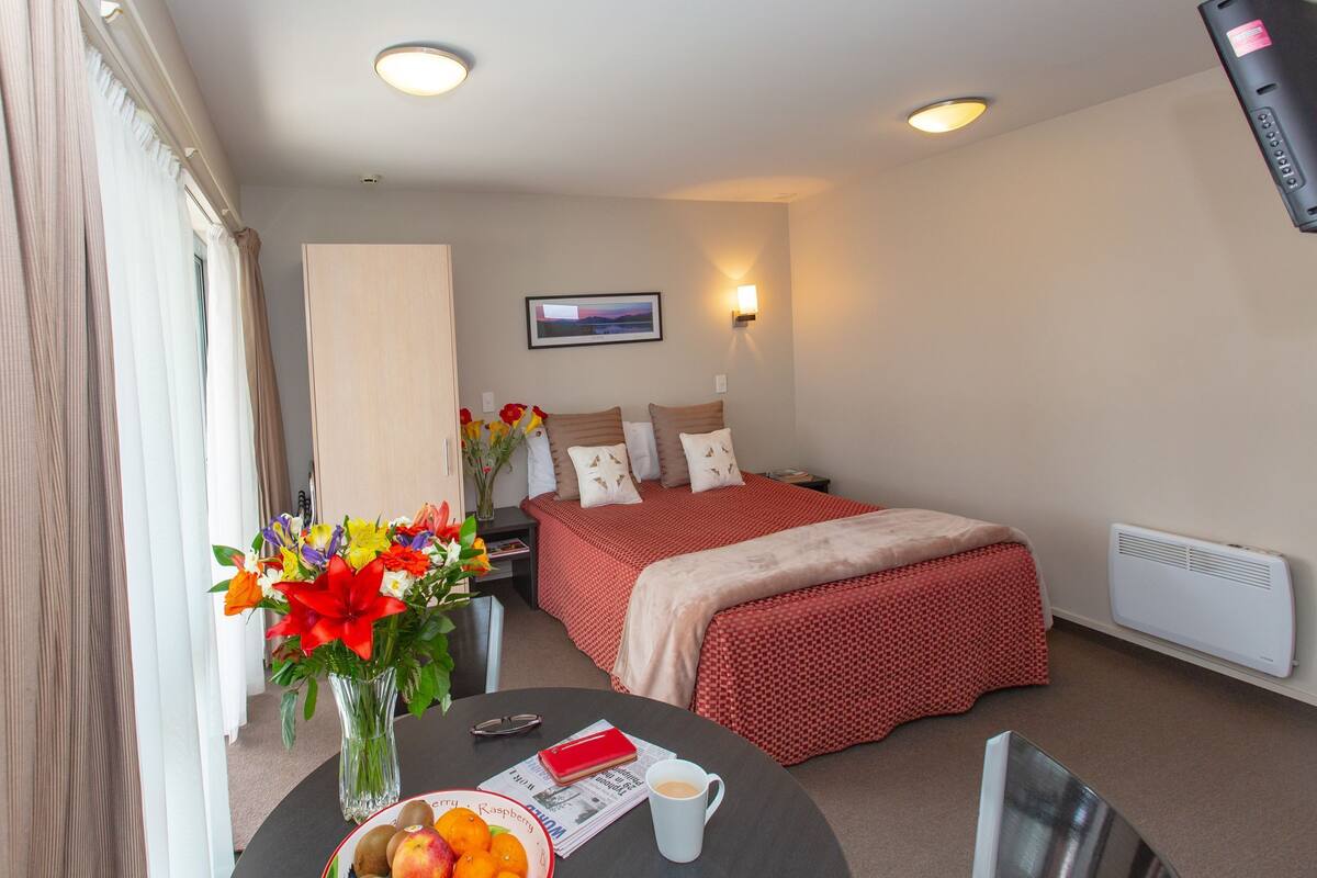 Desk, blackout curtains, iron/ironing board, free WiFi