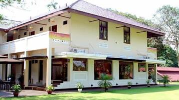 Fachada da propriedade