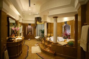 Suite, 1 King Bed | Bathroom