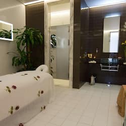 Sauna, bain à remous, hammam, soins corporels, enveloppements corporels