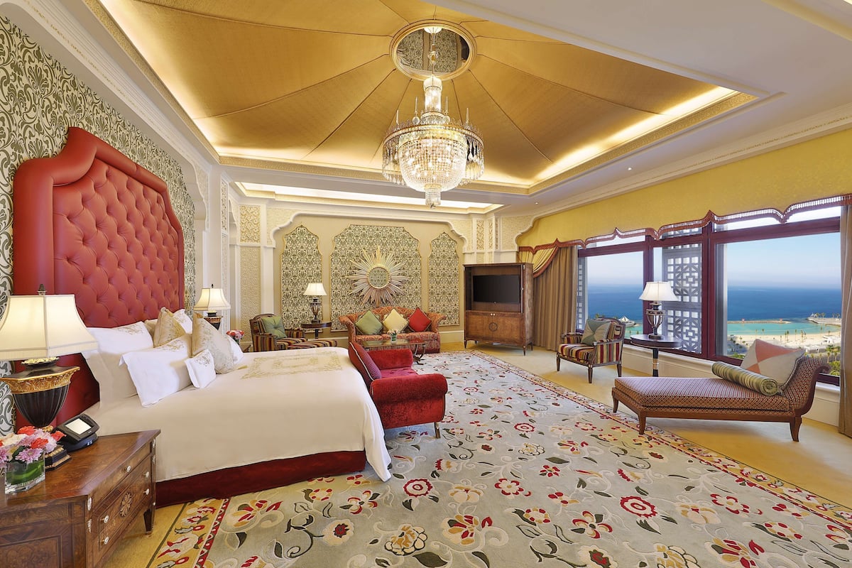 Premium bedding, minibar, in-room safe, free cribs/infant beds