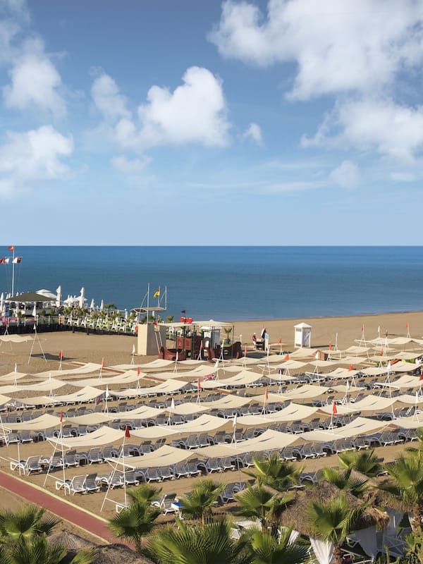 Private beach, sun-loungers, beach umbrellas, waterskiing
