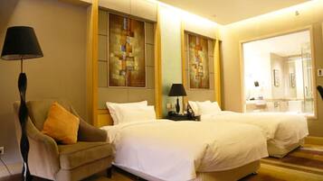 Business Twin Room | Minibar, in-room safe, blackout curtains, iron/ironing board