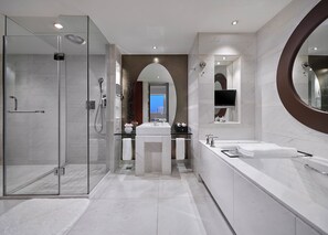 Deluxe Suite - Gehua New Century Hotel (Beijing)