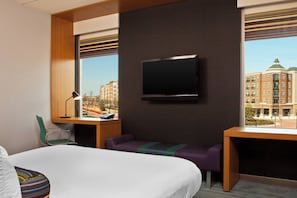 Hypo-allergenic bedding, in-room safe, desk, laptop workspace