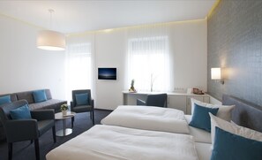 Hypo-allergenic bedding, minibar, in-room safe, desk - Hotel Café Ebner (Lindau)