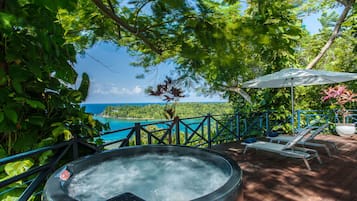 Suite, 1 King Bed, Ocean View | Jetted bathtub