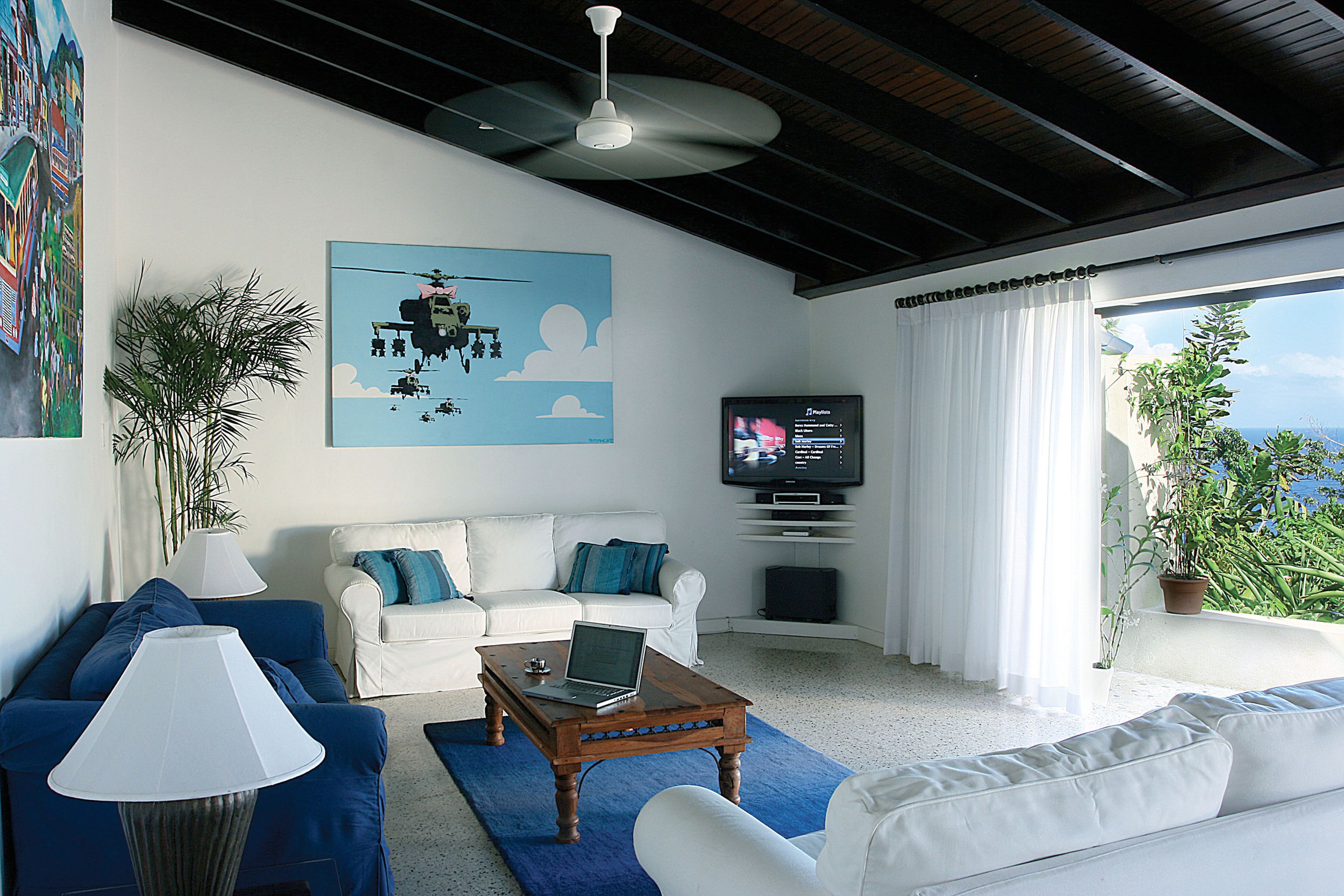 32-inch led tv with digital channels, netflix, streaming services