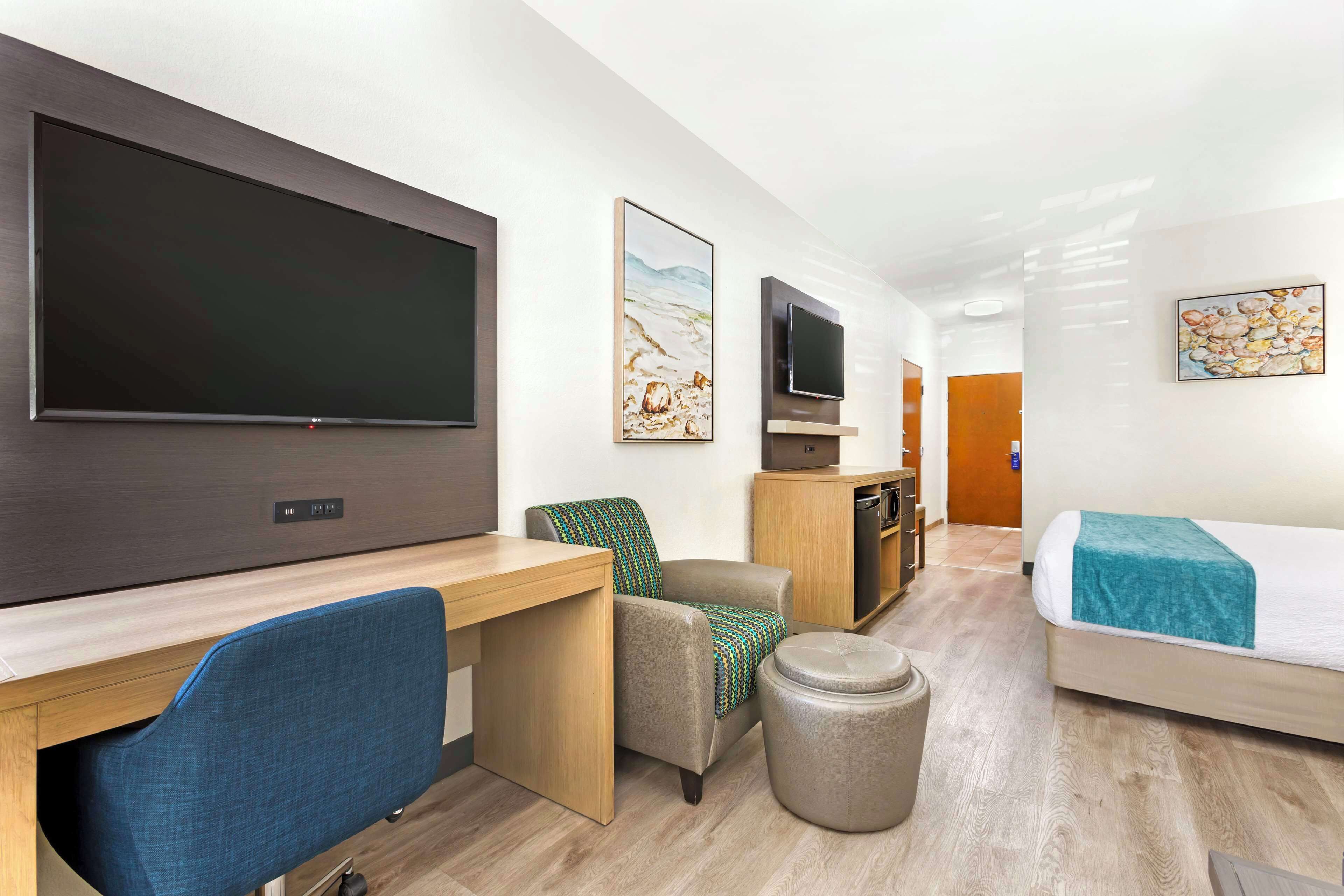 pillow-top beds, individually decorated, individually furnished, desk