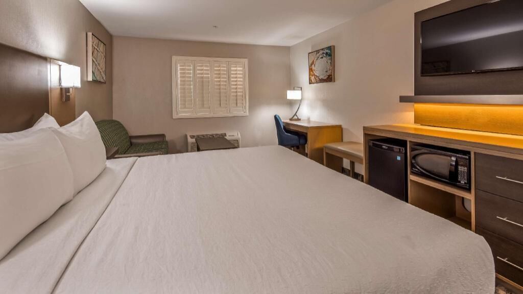 Camas com colchões pillow-top, individualmente decorados