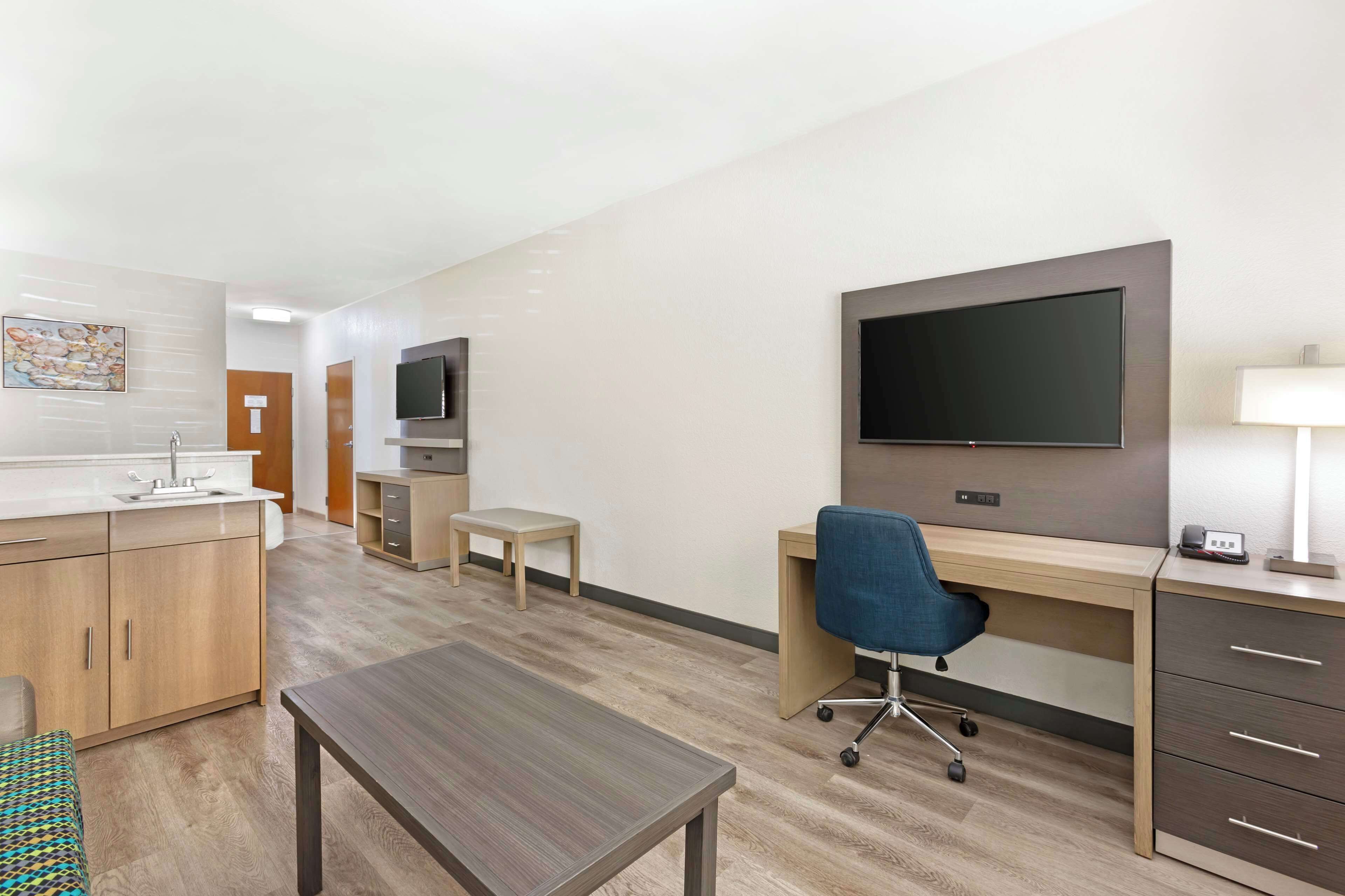 pillow-top beds, individually decorated, individually furnished, desk