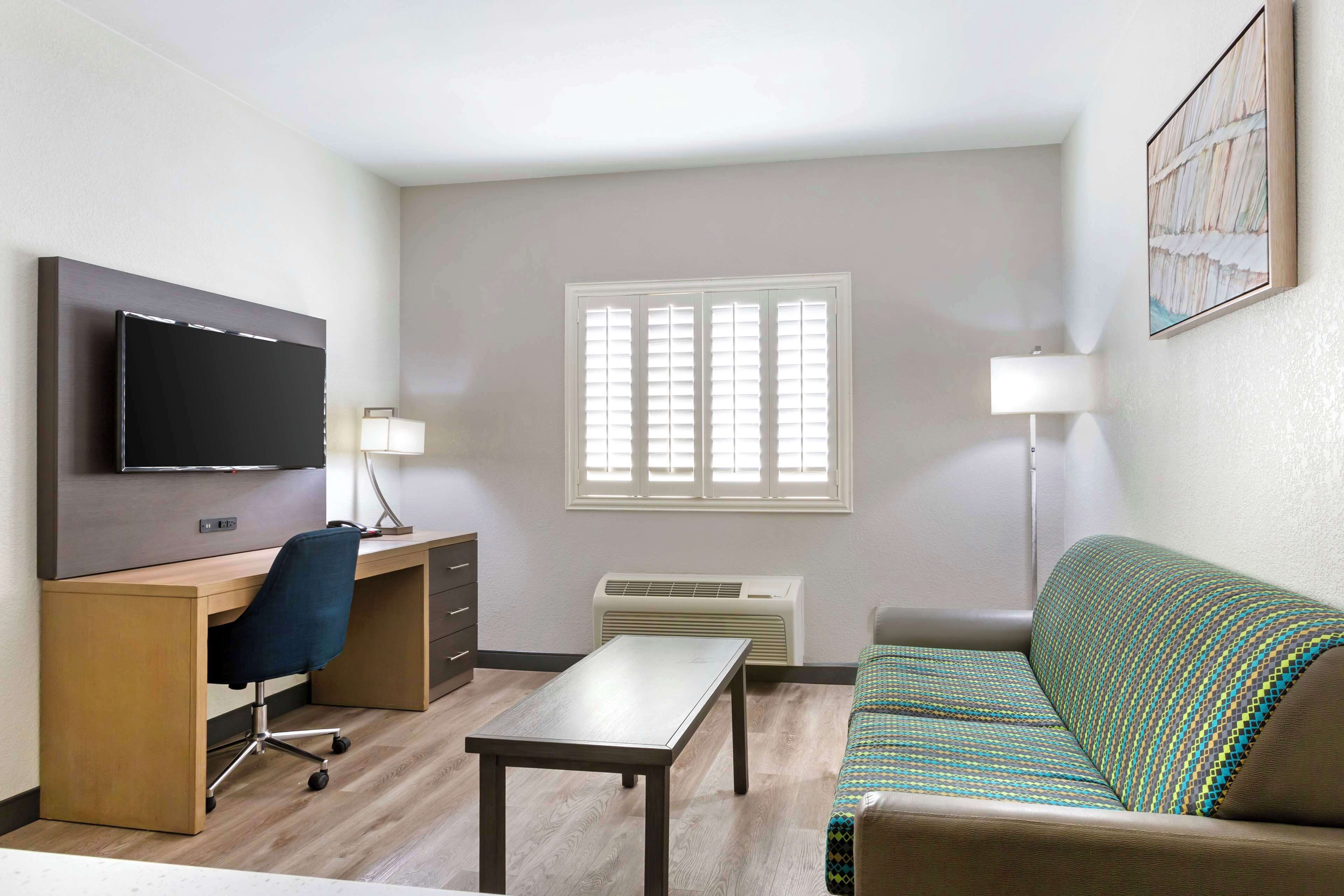 pillow-top beds, individually decorated, individually furnished, desk