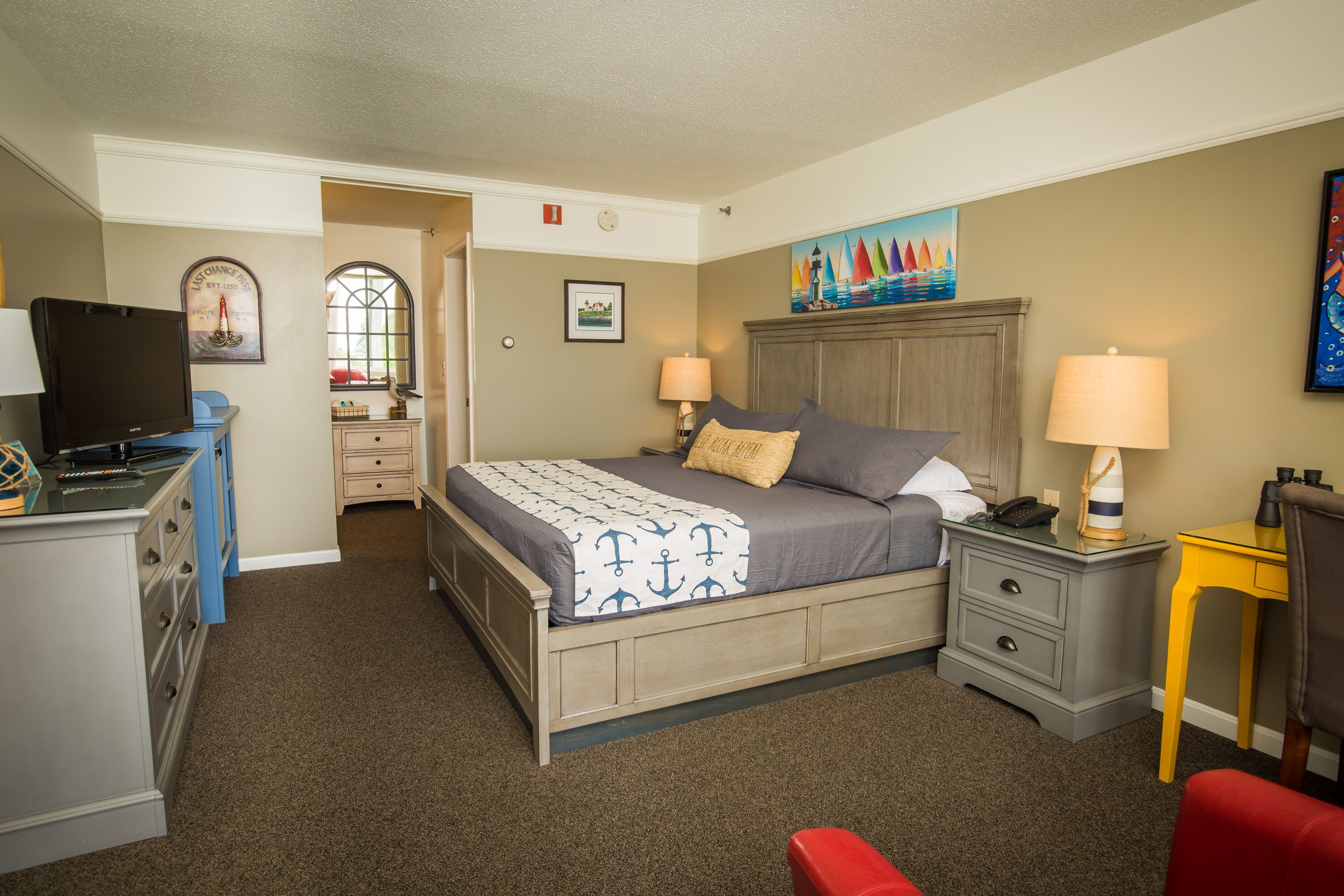 deluxe room, 1 king bed, ocean view | premium bedding, desk, soundproofing, iron/ironing board