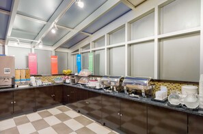 Desayuno bufé gratuito y diario