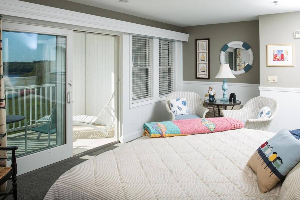 premium bedding, desk, soundproofing, iron/ironing board