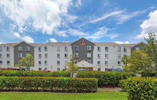 Studio 6 Extended Stay Fort Myers FL