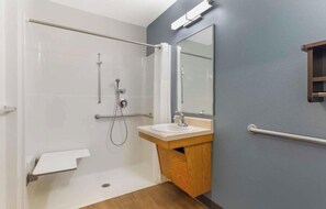 Combined shower/tub, hair dryer, towels, soap - Studio 6 Extended Stay Fort Myers FL (Fort Myers)