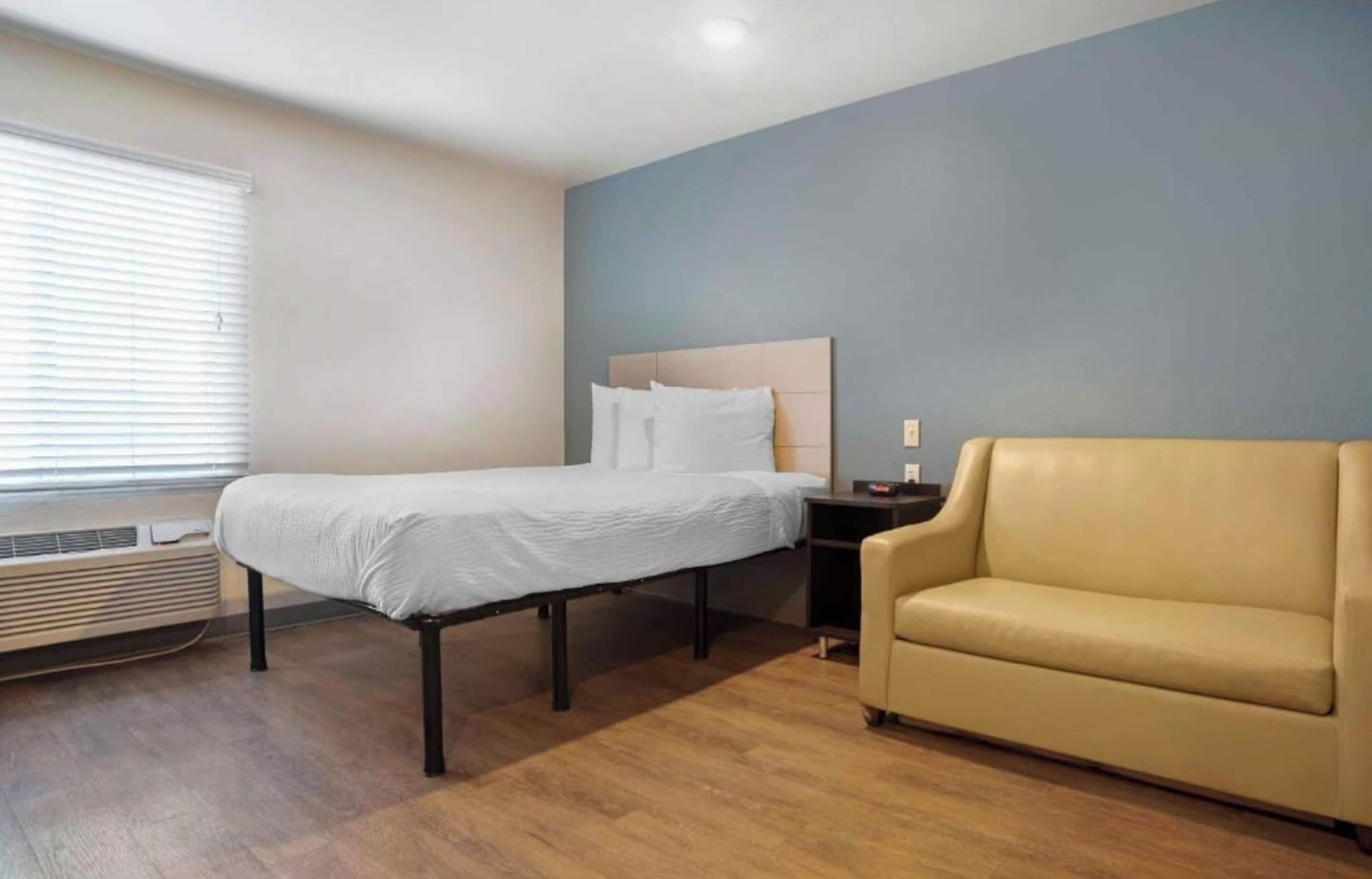 Room, 1 Double Bed, Accessible Bathtub, Non Smoking (Kitchen) | Desk, laptop workspace, iron/ironing board, free WiFi