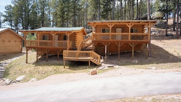 2 Queen Cabin | Individually furnished, desk, blackout drapes, iron/ironing board