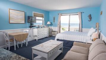 1 habitación, decoración personalizada y muebles diferentes