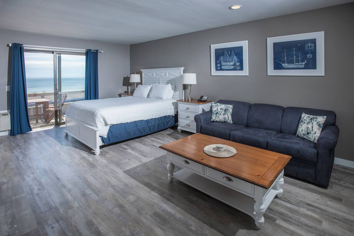 Studio Upper | WiFi (free), individually decorated, individually furnished, bed sheets