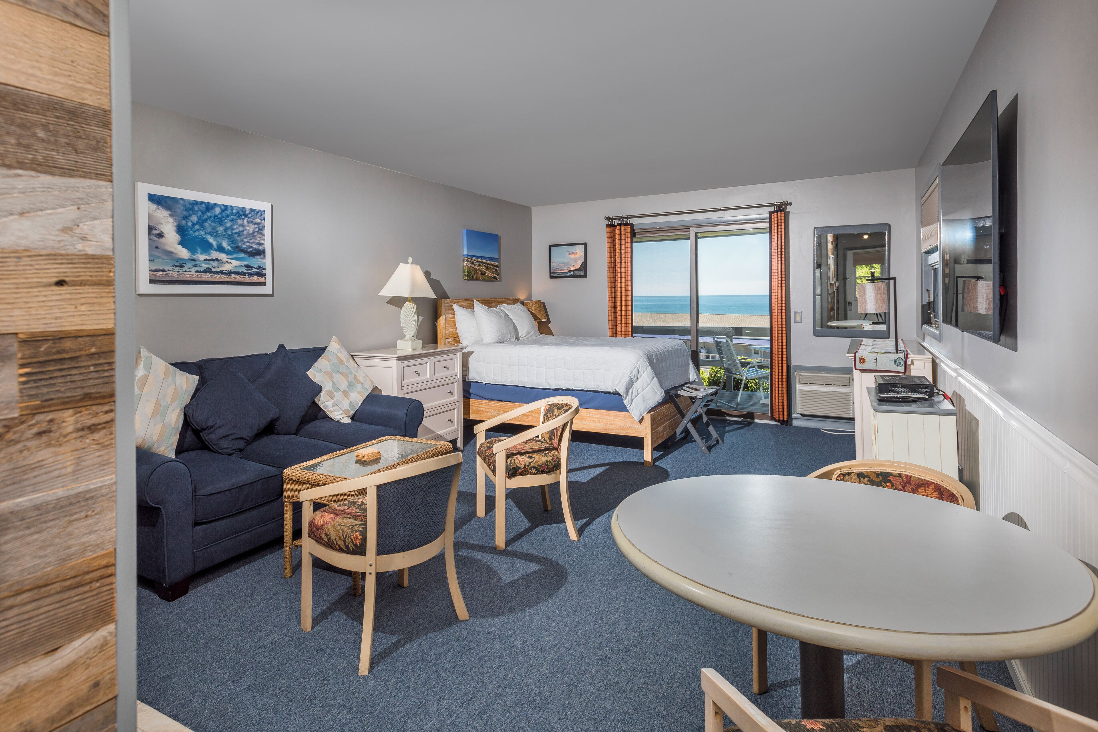 studio (lower level corner) | 1 bedroom, individually decorated, individually furnished, free wifi