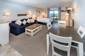 Studio, 1 queensize-seng med sovesofa | Individuelt dekorert, individuelt innredet og wi-fi (inkludert)