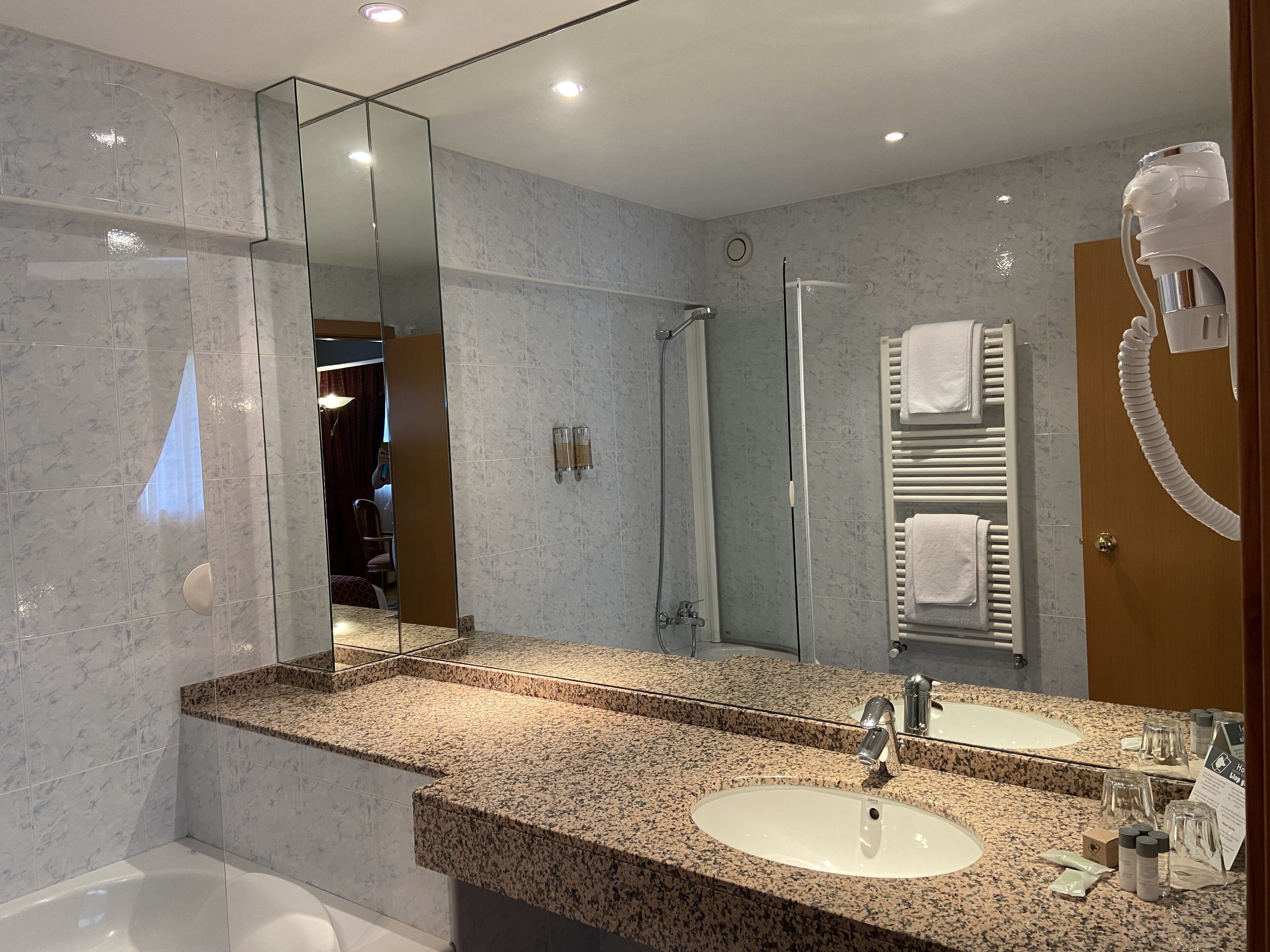 junior suite, 1 double bed | bathroom | eco-friendly toiletries, hair dryer, bathrobes, slippers