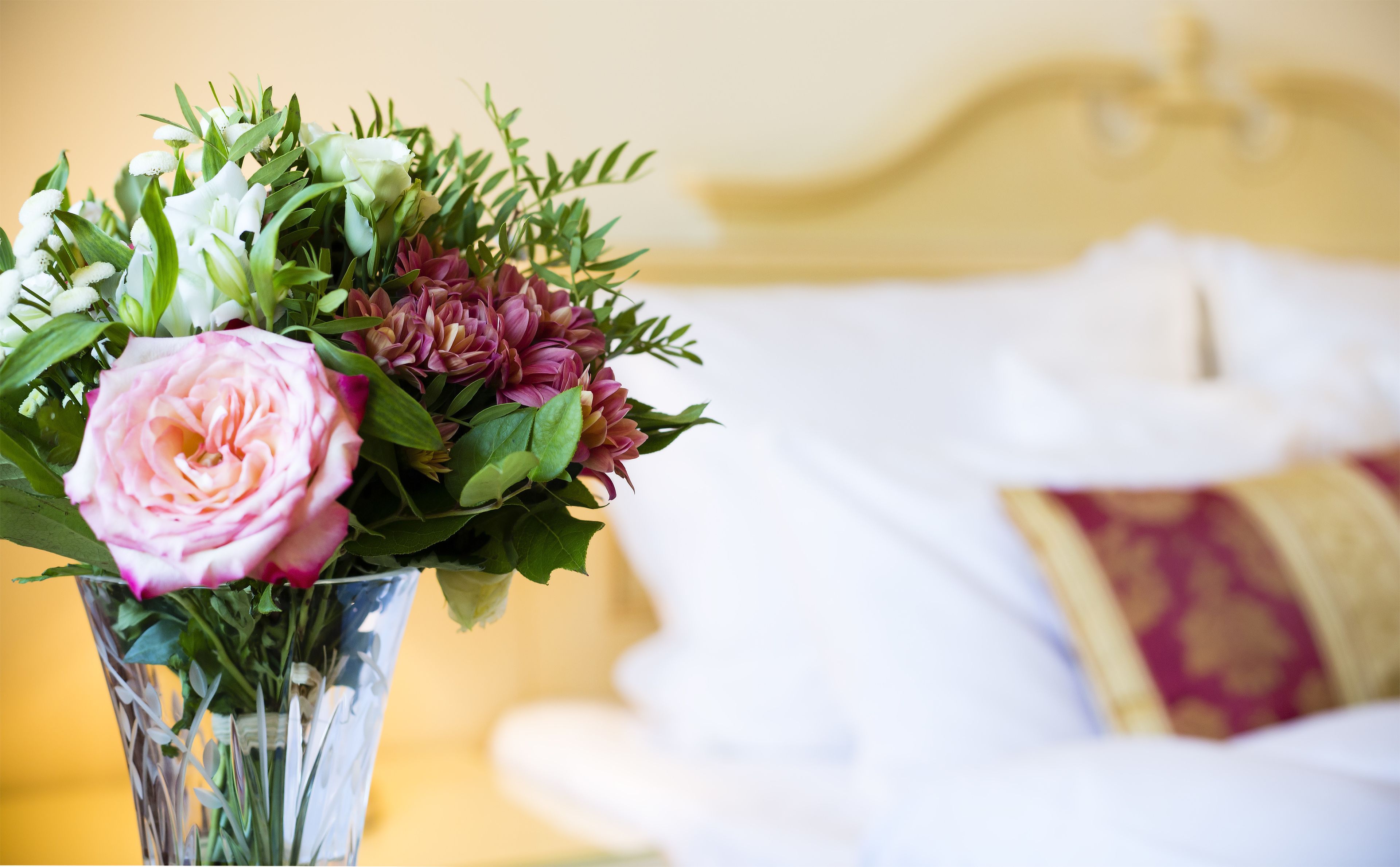 1 bedroom, egyptian cotton sheets, premium bedding, select comfort beds