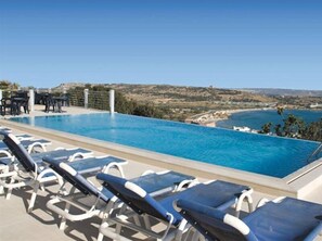 Outdoor pool - Panorama Hotel (Mellieha)