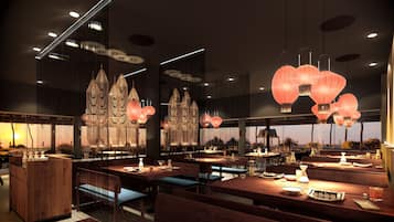 10 restaurants, breakfast, lunch, dinner served; Indian cuisine