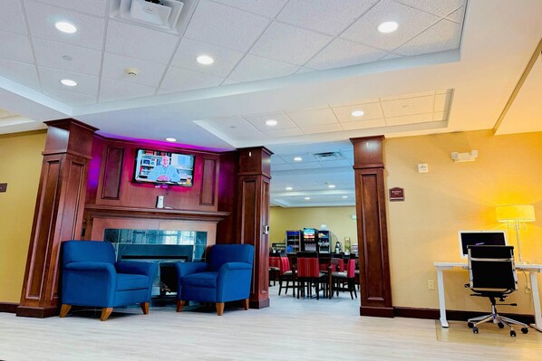 Lobby - Comfort Inn & Suites Scarborough - Portland (Scarborough)