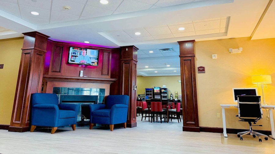 Comfort Inn & Suites Scarborough - Portland