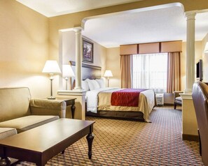 1 bedroom, down comforters, desk, blackout drapes