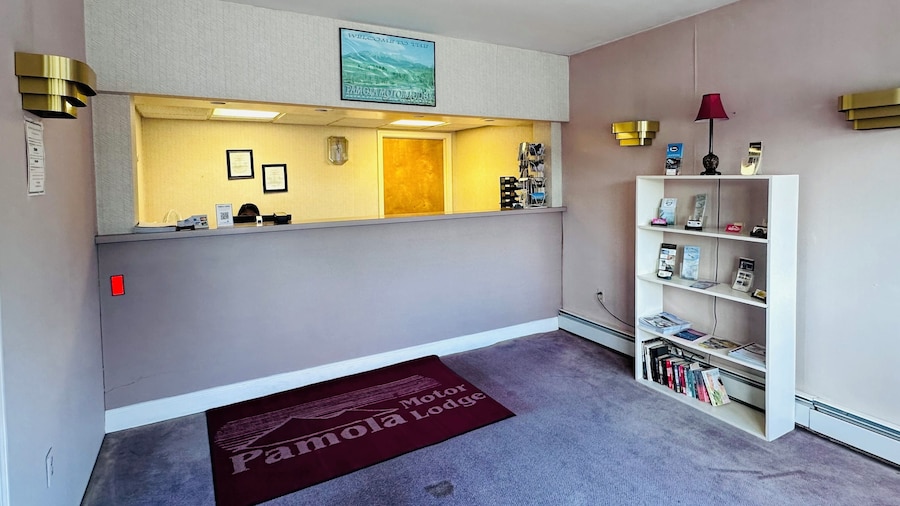 Pamola Motor Lodge