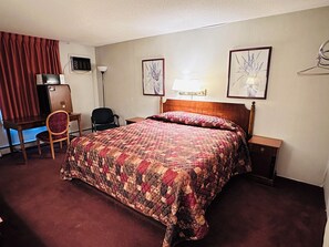 Bureau, rideaux occultants, fer et planche à repasser, Wi-Fi gratuit