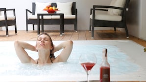Sauna, bañera de hidromasaje, baño turco, tratamientos corporales 