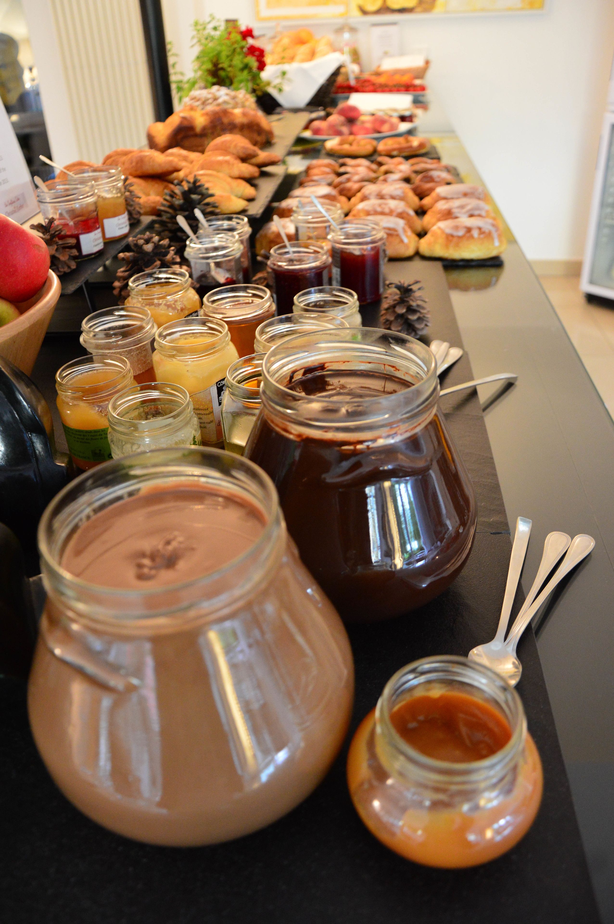 Daily buffet breakfast for a fee