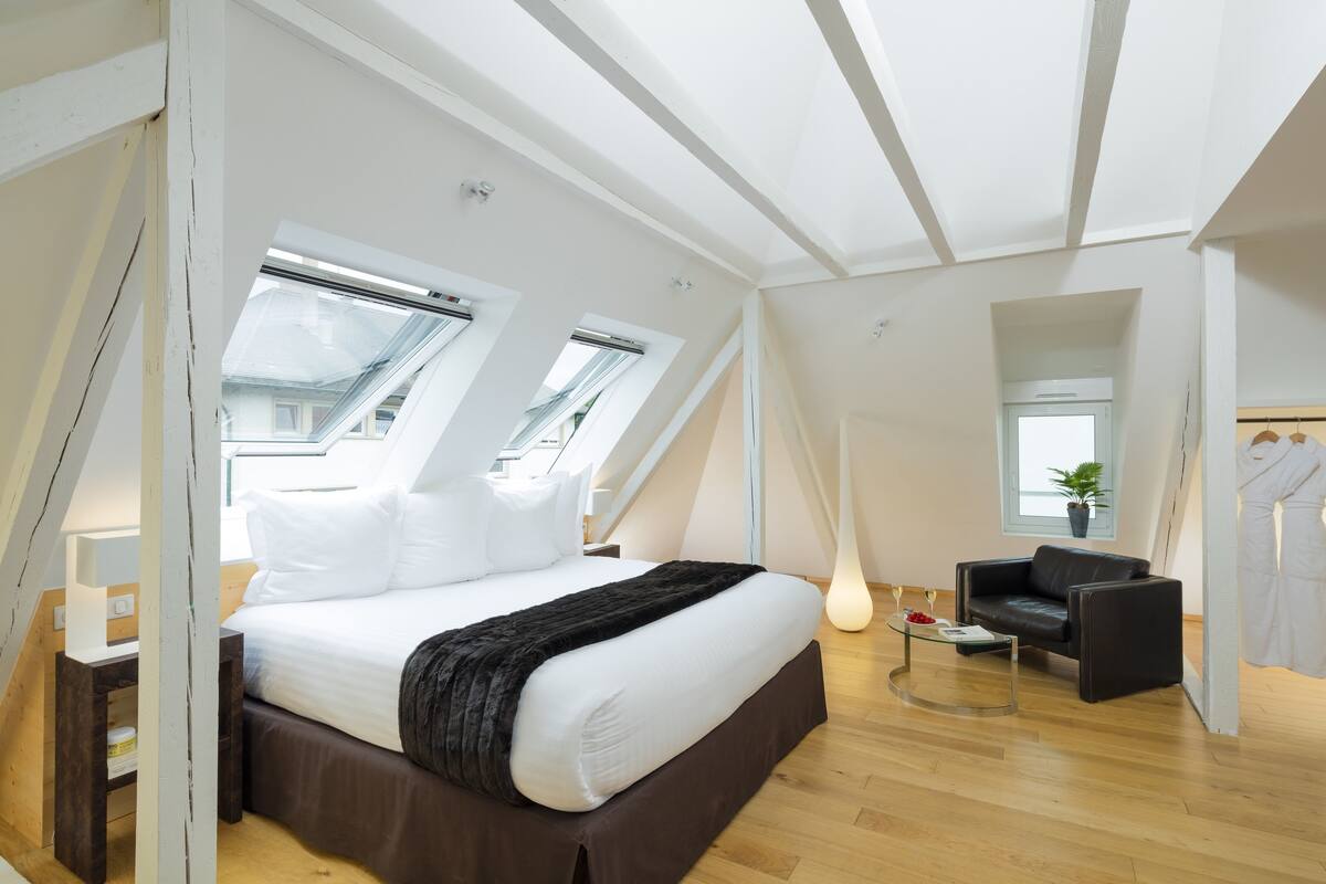 Suite | Premium bedding, minibar, in-room safe, desk
