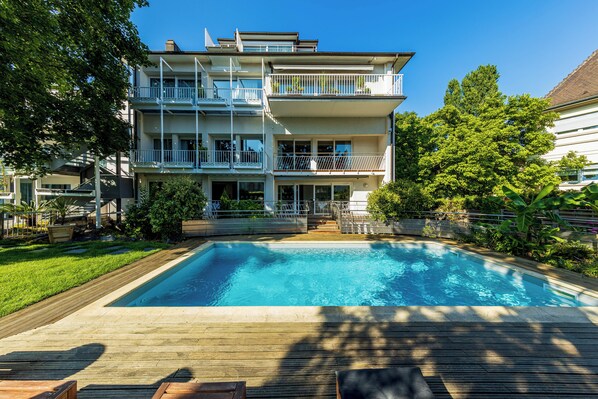 Outdoor pool - Villa La Florangerie Hotel & Spa (Strasbourg)