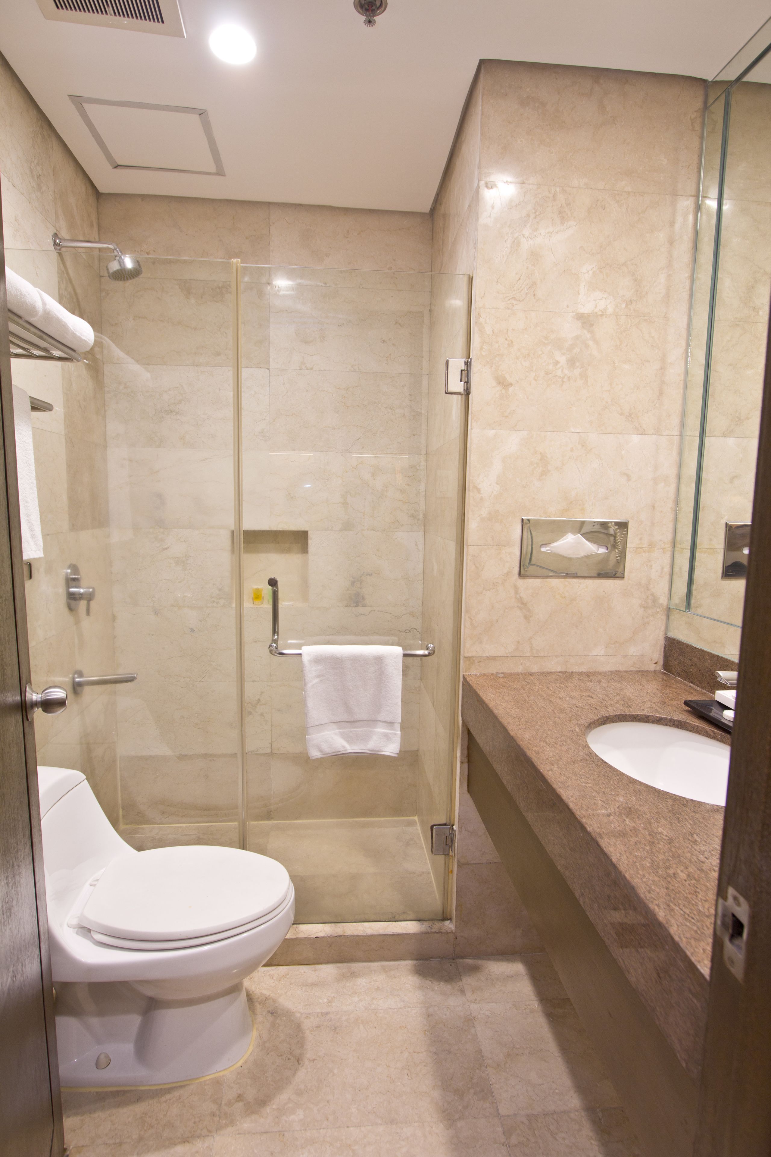 Photo - Crown Regency Hotel Makati