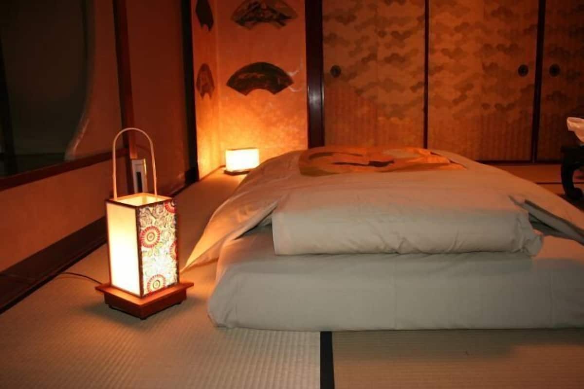 1 Schlafzimmer, hochwertige Bettwaren, Daunenbettdecken