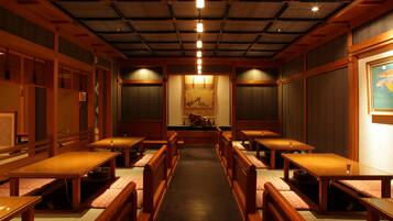 Petit déjeuner japonais (3300 JPY par personne)