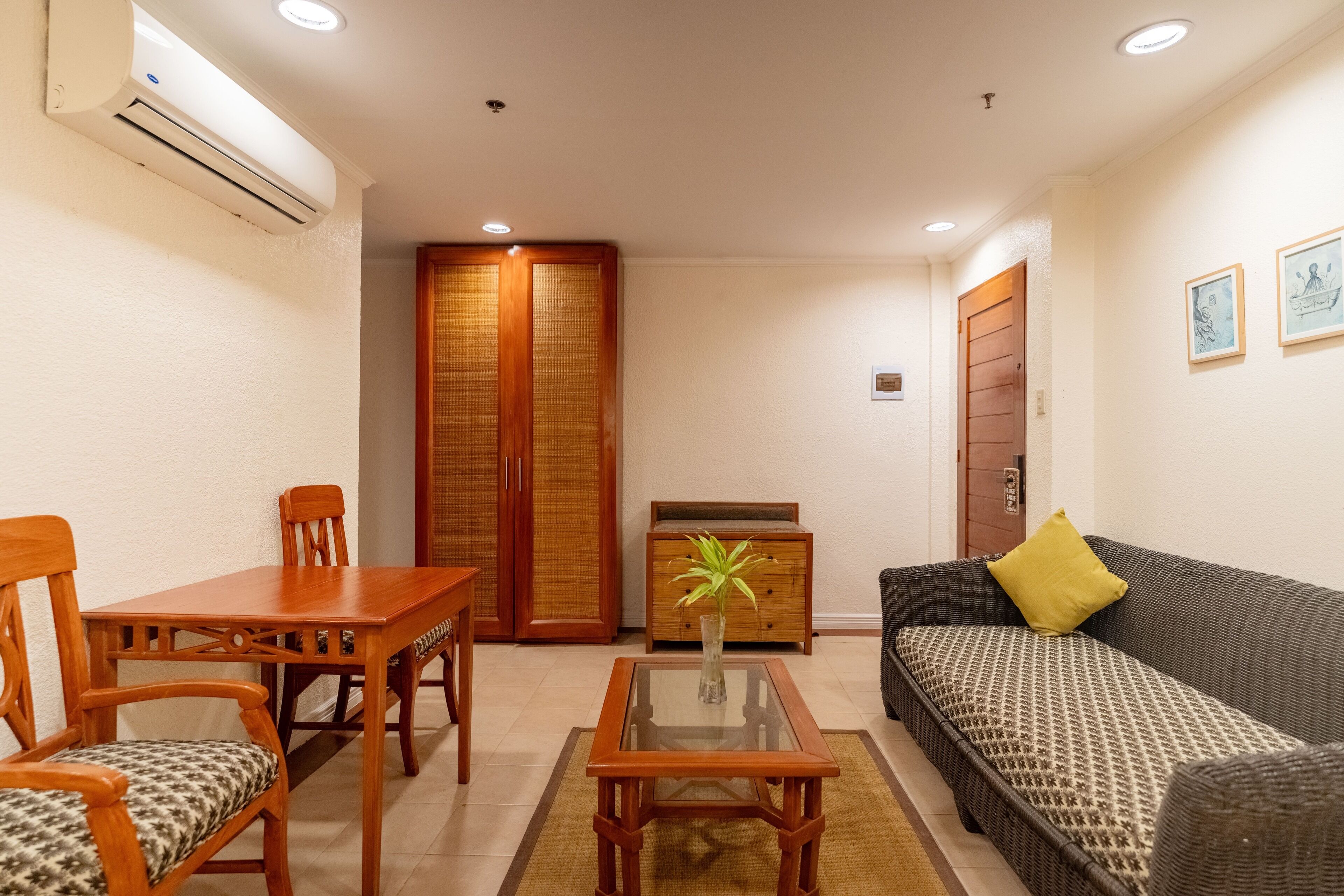 junior room | living area | 40-inch led tv with satellite channels, tv