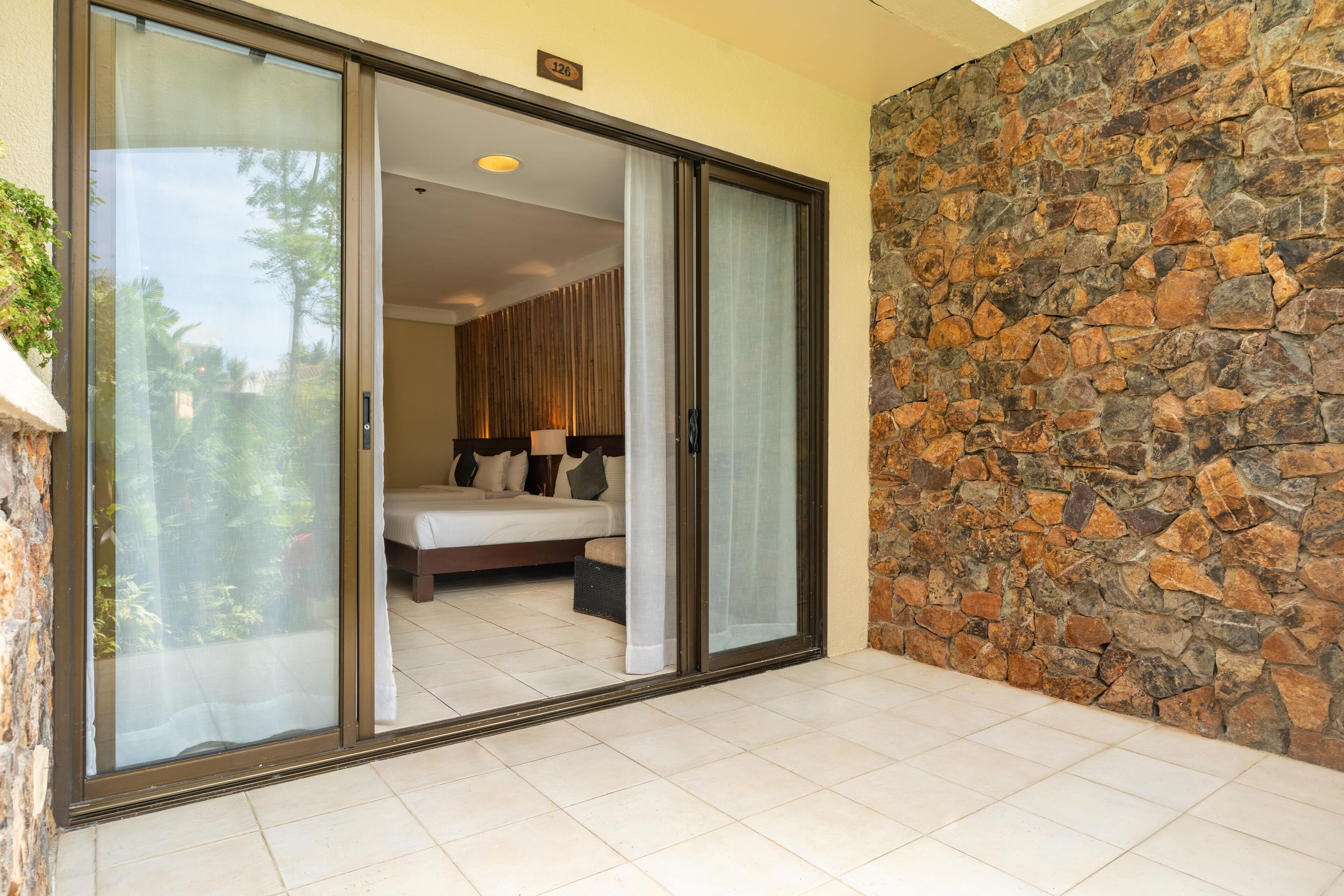 premier room | 1 bedroom, in-room safe, individually decorated, desk