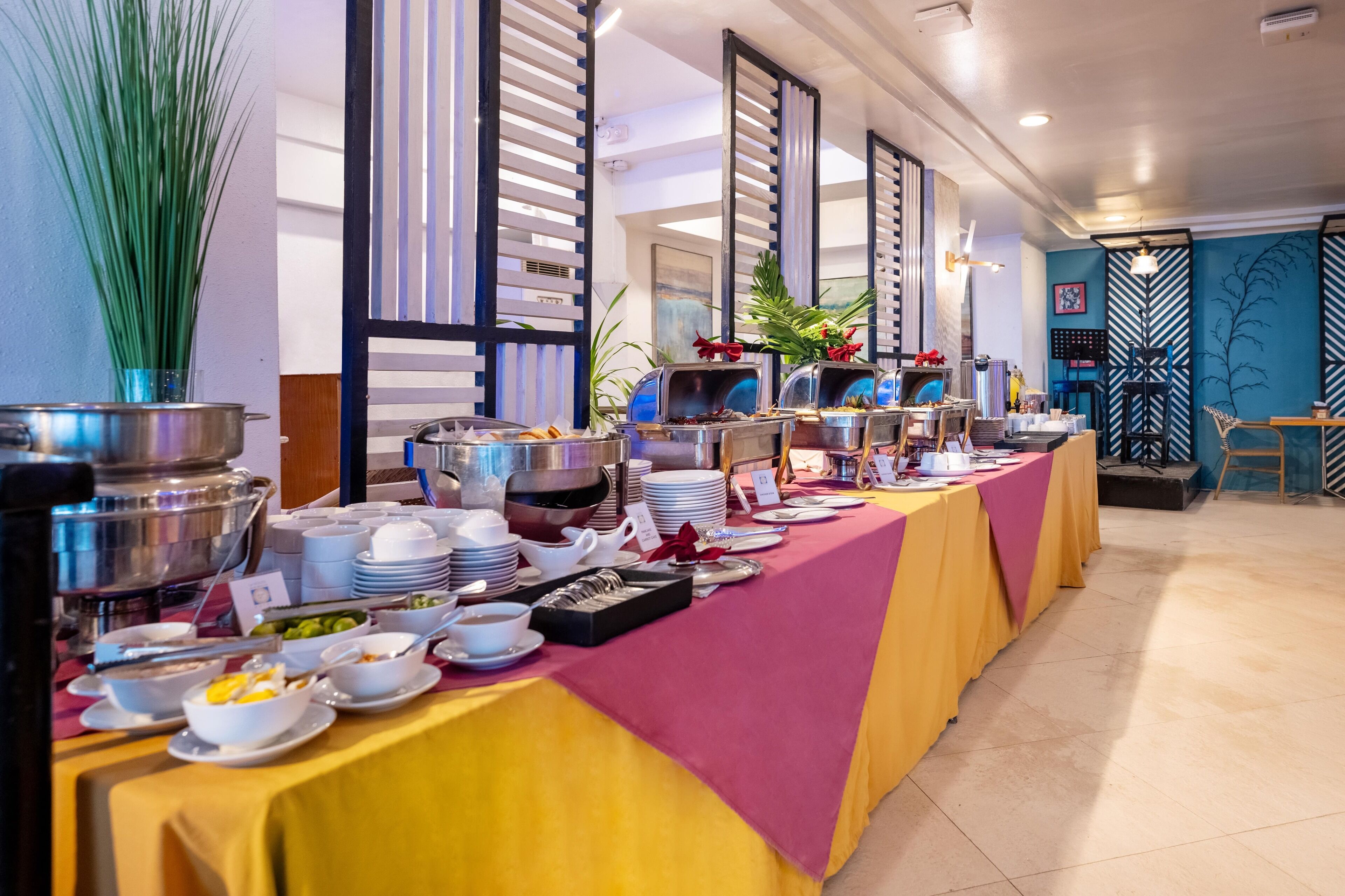 daily continental breakfast for a fee